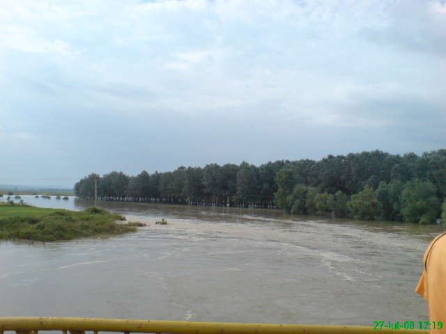 Inundaţiile au făcut ravagii în judeţele Suceava şi Maramureş