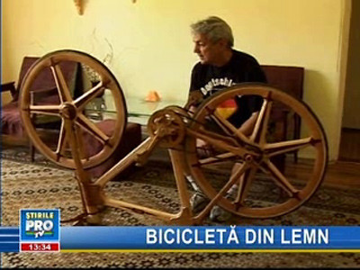 Şi-a construit o bicicletă funcţională, 100% din lemn