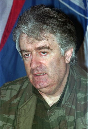 Karadzici a ajuns la centrul de detenţie al T.P.I-ului