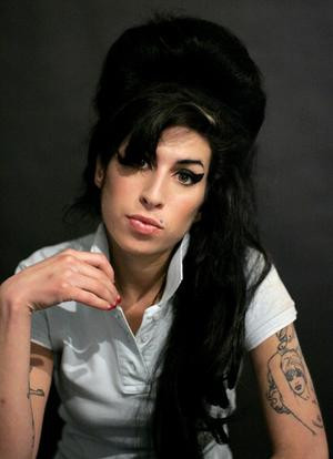 Nu amestecaţi ecstasy cu alcoolul! Amy Winehouse ştie de ce.