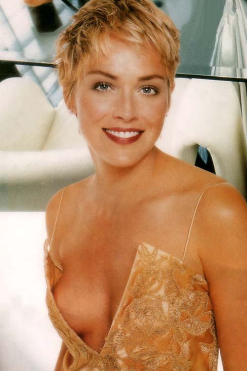 Sharon Stone, ameninţată de poporul chinez
