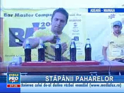 Cei mai buni barmani şi-au arătat talentele pe plaja din Mamaia