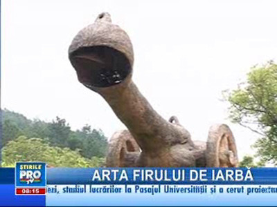 Artă şi natură. Un clujean sculptează în fân!