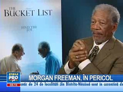 Morgan Freeman are numeroase fracturi, dar este lucid