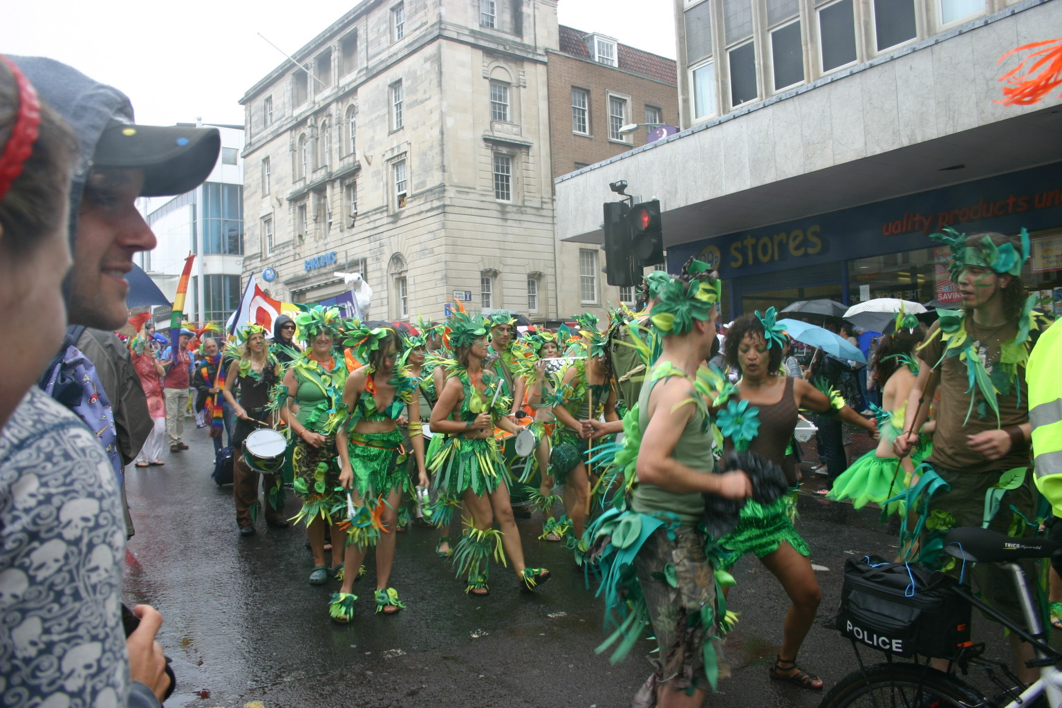 Peste 100.000 de participanţi la Gay Pride, în Brighton!