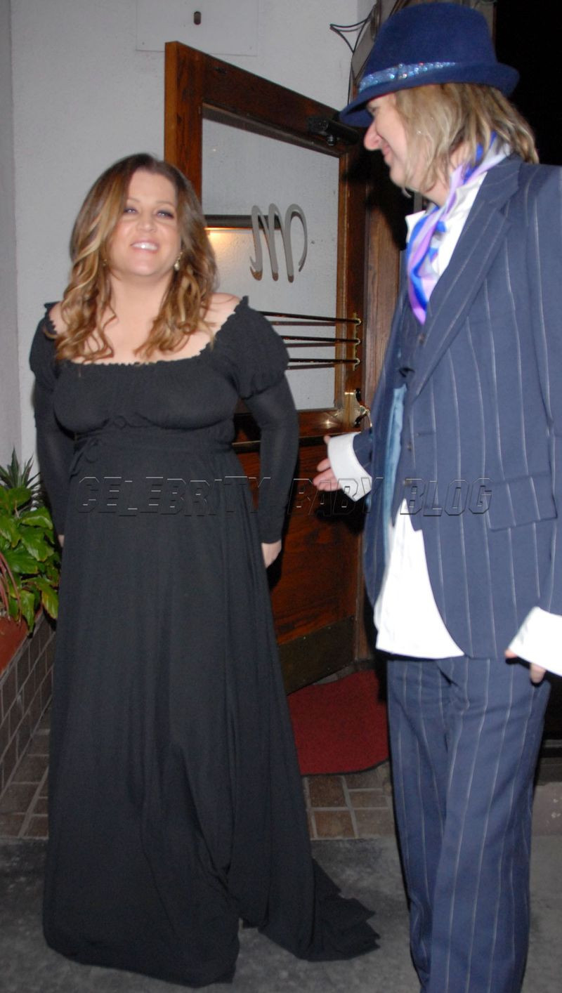 Lisa Marie Presley va fi mămică de gemeni din toamnă