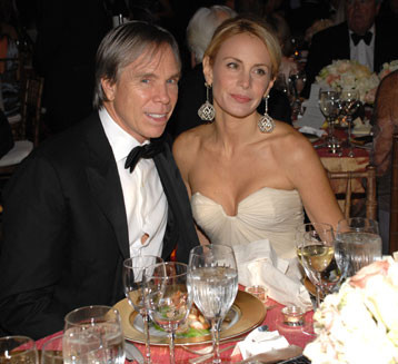 Tommy Hilfiger şi-a anulat nunta cu fosta iubită a lui Bruce Willis