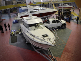 Ai bani? Ia-ţi un iaht!