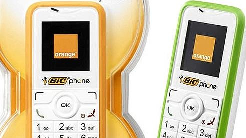 Noutatea verii la Paris: telefonul "gata de vorbit"