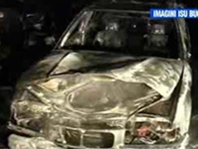 Incendiu la un service auto din Capitală! Cinci maşini distruse