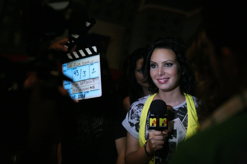 VJ Ela, pe platourile peliculei "Un Film Simplu"