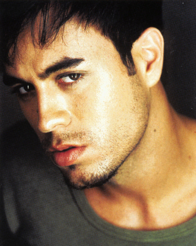 Euphoria, noul album Enrique Iglesias, lansat in absenta Annei Kurnikova
