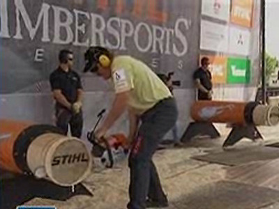 Campionatul de Tăiat Buşteni a adunat şi anul acesta mii de fani