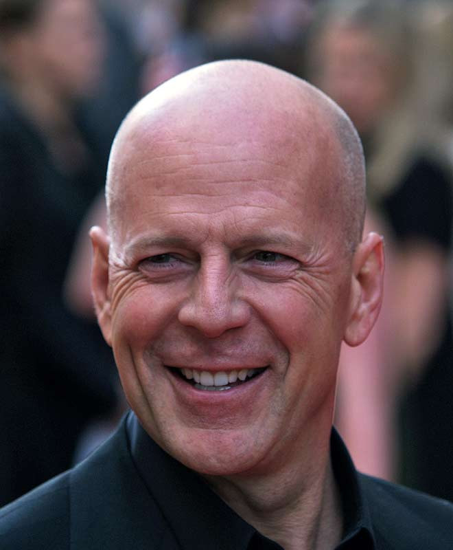 Bruce Willis isi vrea banii inapoi