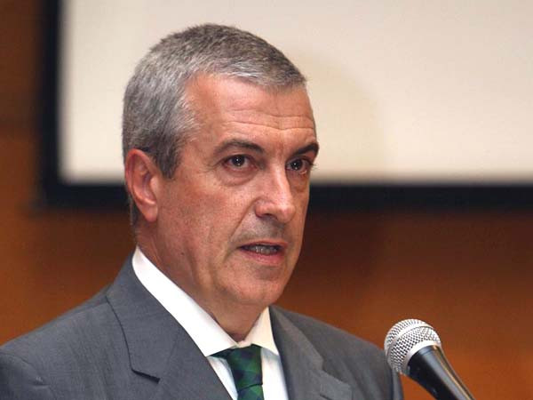 Tăriceanu, nemulţumit că autorităţile nu se ocupă de sinistraţi