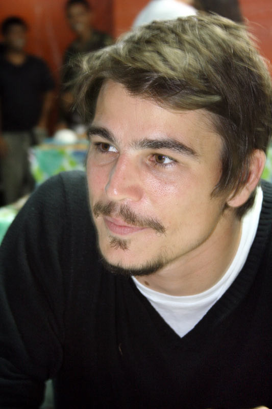 N-a facut sex intr-o biblioteca! Josh Hartnett a aratat ca tabloidele mint