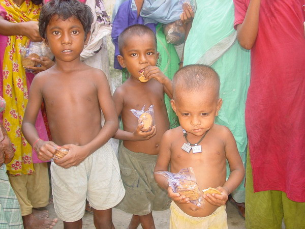 Iaşi: copii înfometaţi şi bătuţi fără milă de proprii părinţi