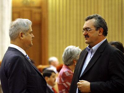 Năstase şi Mitrea au scăpat de dosarele de corupţie în care sunt implicaţi