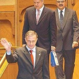 Mitrea şi Năstase, sfătuiţi de Geoană să se mai gândească