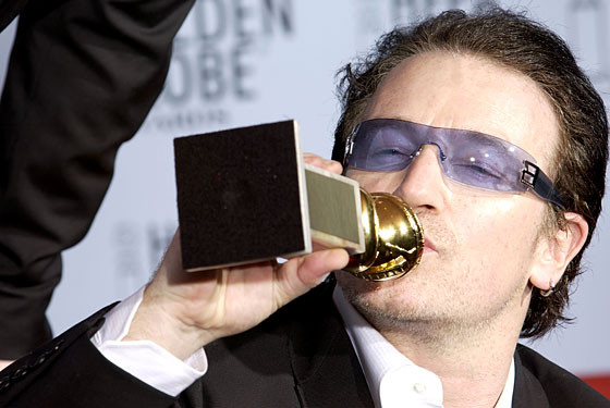 U2 doneaza peste 7,2 mil. de dolari pentru instrumente si salariile profesorilor de muzica