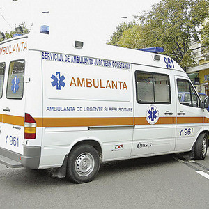 Olt: o fata de 16 ani s-a aruncat de la etaj, pentru o datorie de 30 de lei