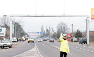 Două accidente rutiere, trei răniţi grav!