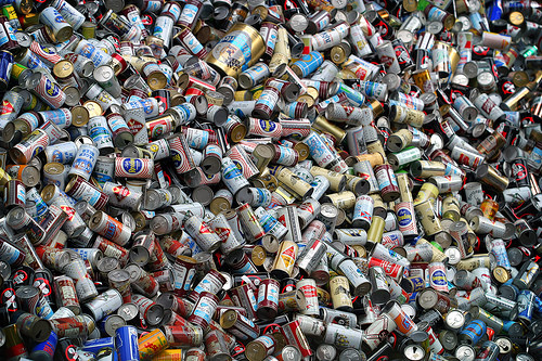 Românii nu reciclează decât contra cost