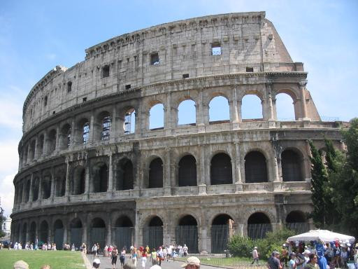 Colosseumul din Roma, obiectiv turistic vizitat anual de milioane de oameni, risca sa fie distrus