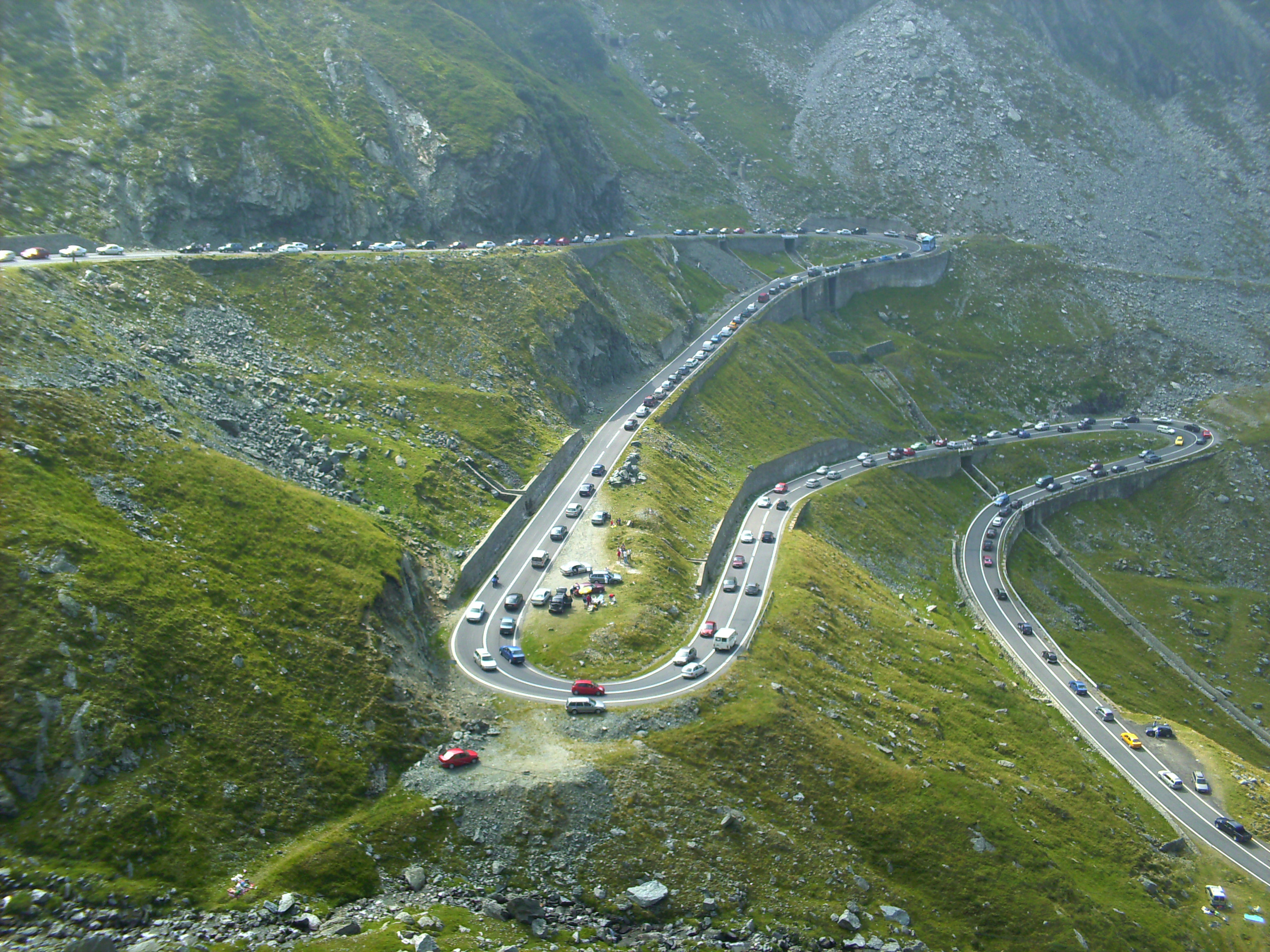 Circulaţie bară la bară pe Transfăgărăşan!