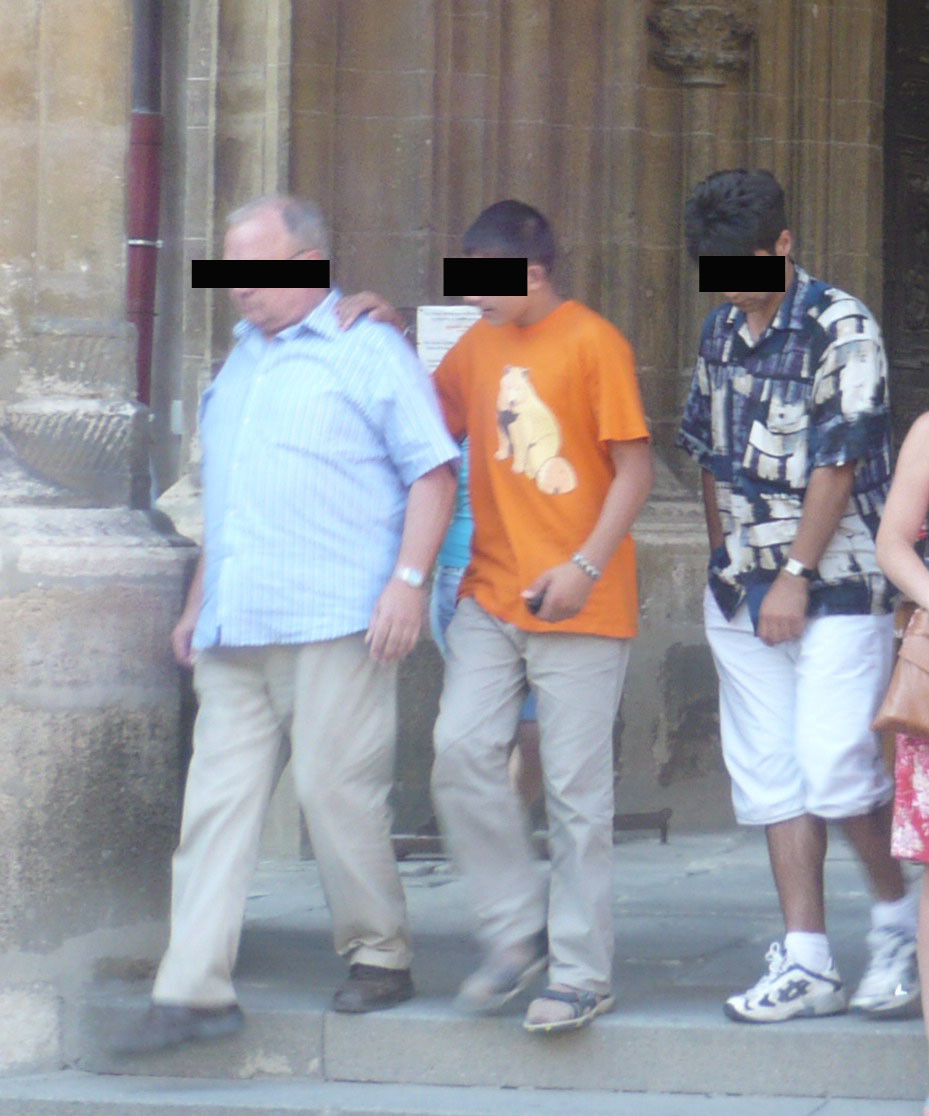 Pedofilii străini îşi fac de cap în România!