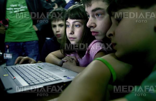 Brânza topită intră pe lista alimentelor interzise în şcoli