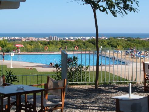 Nu-i lasa sa-ti strice vacanta si sa-si bata joc de tine pe banii tai! Arata oile negre din turism