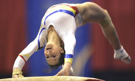 Razboi al declaratiilor la Beijing: Bela Karoly ataca!