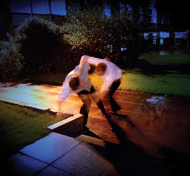 Pumni si focuri de arma! Mafia din Borsa sfideaza din nou legea