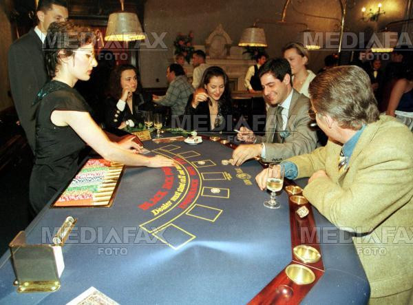 Romanii sparg milioane de euro anual in cazinouri!