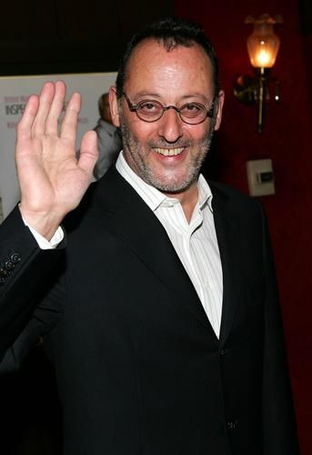 Actorul Jean Reno e bine-mersi. Nu a facut infact!