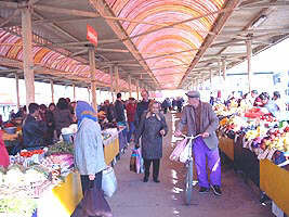 Evacuare cu scandal intr-o piata din Baia Mare