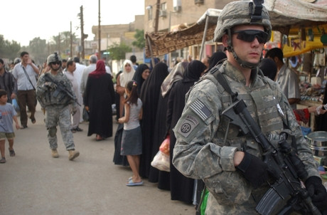 Rusia isi mentine trupele in puncte strategice din zona de razboi