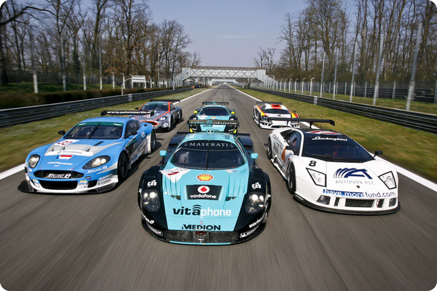 Curse cu peripetii in prima zi a Formulei GT din pricina caniculei