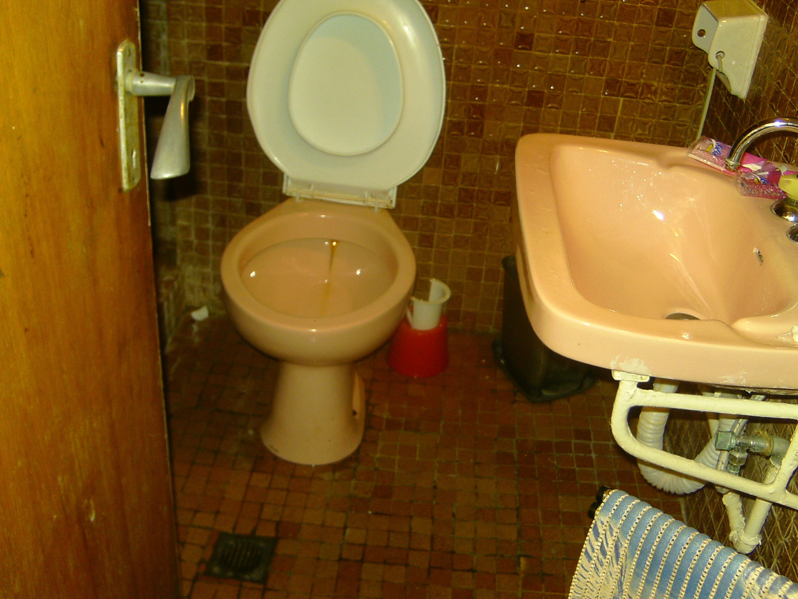 Mizerie de nedescris intr-un hotel din Neptun!