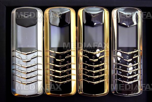 Telefoane de lux false, 1.000 de lei bucata!