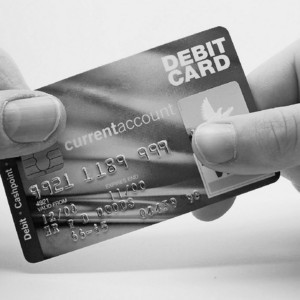 400 de "angajati" ca sa fure un miliard de la banca!