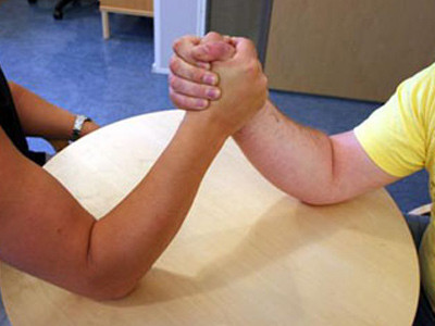 Puscariasii si-au aratat muschii si tatuajele!