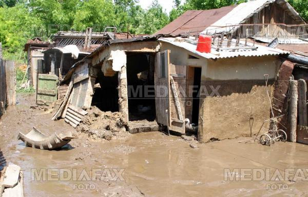 Copil de 8 luni, inecat intr-o groapa cu dejectii animale