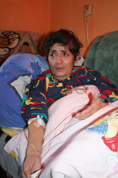 O batrana din Hunedoara are nevoie de 35.000 de dolari pentru a supravietui