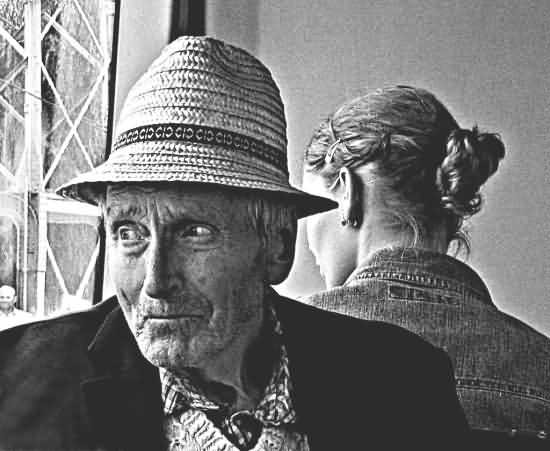 Batrani fara aparare talhariti cu vorba buna