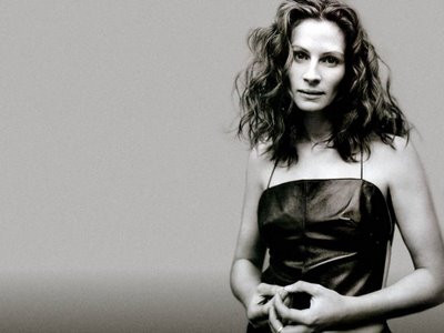 Julia Roberts strange fonduri pentru bolnavii de SIDA