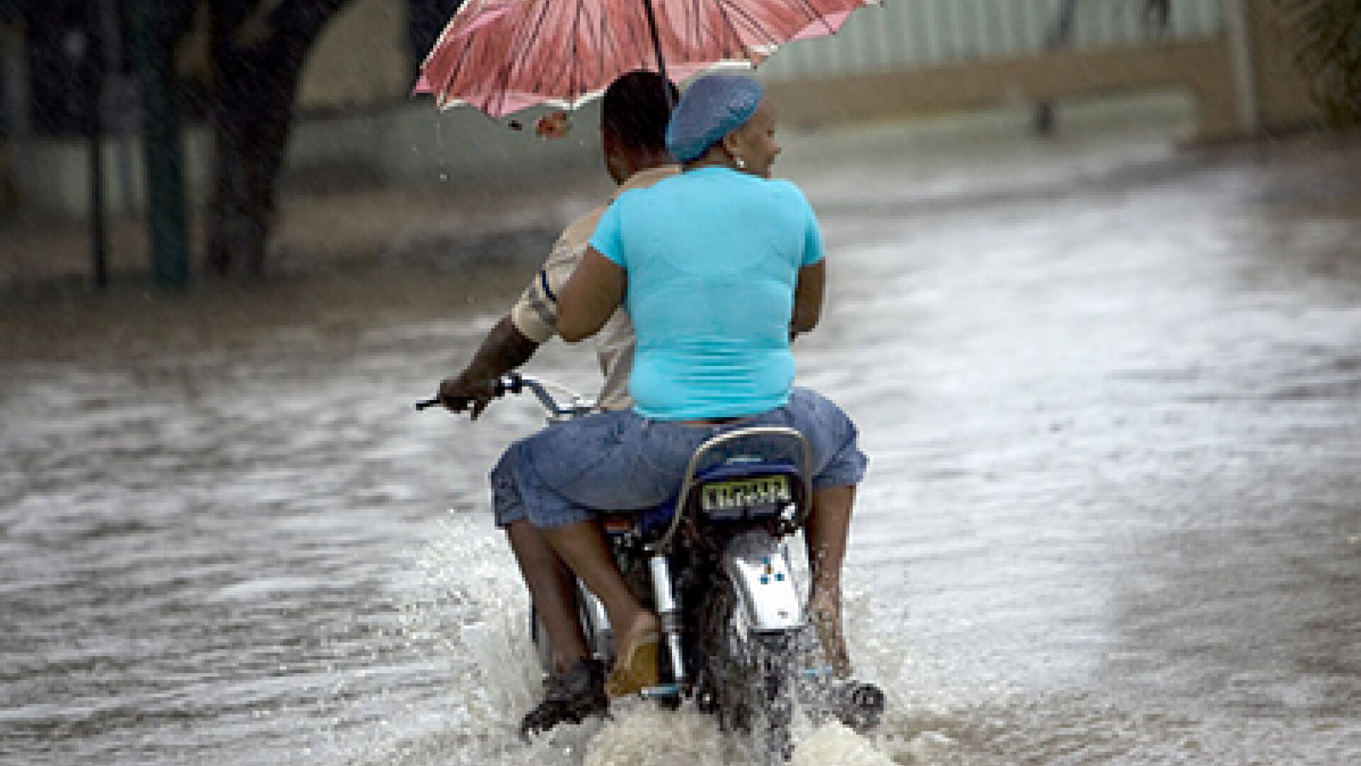 Uraganul Gustav: stare de urgenta pe coasta Statelor Unite