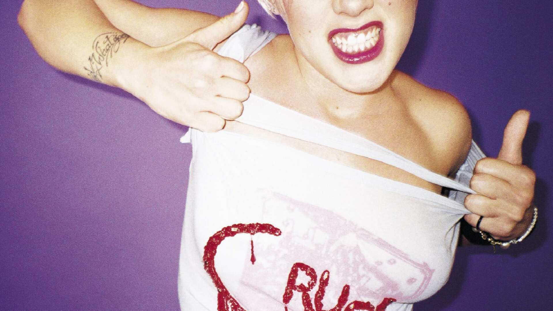 Pink, idolul unei adolescente violate