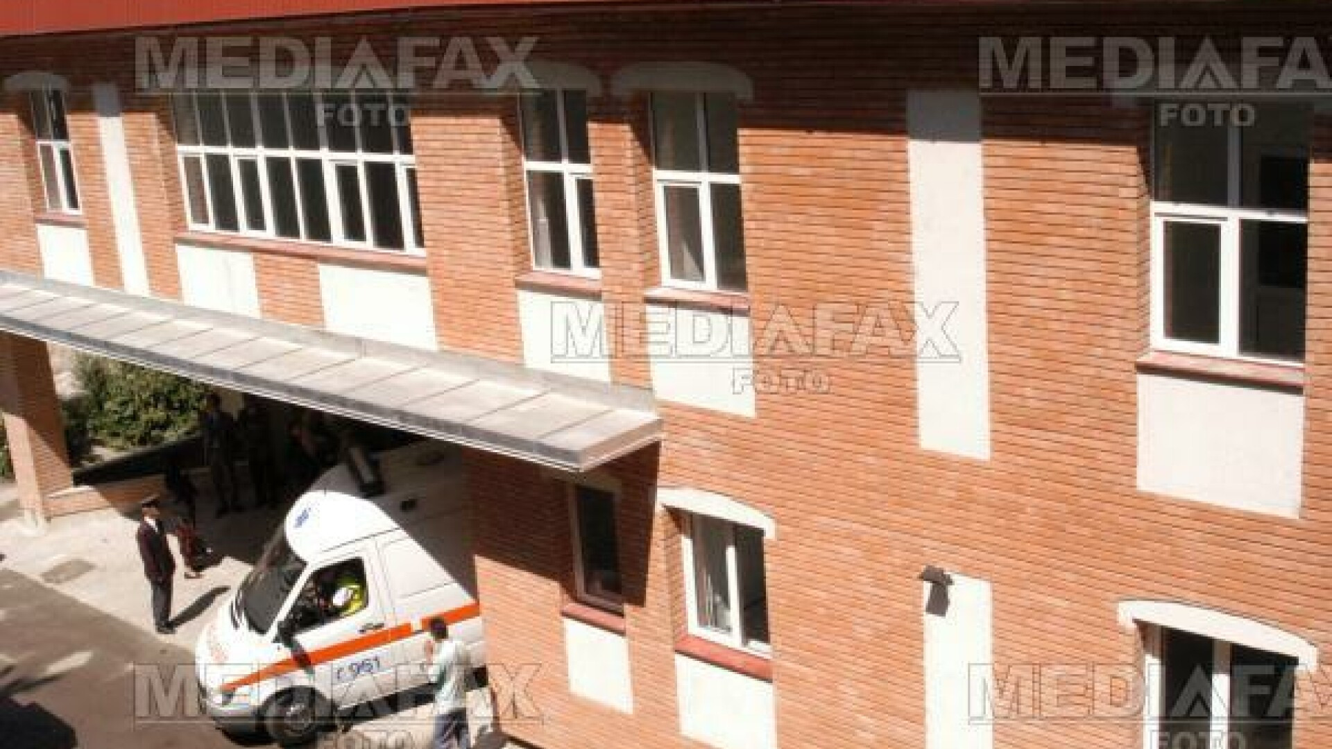 Zeci de romi au facut scandal la Spitalul Judetean din Sibiu